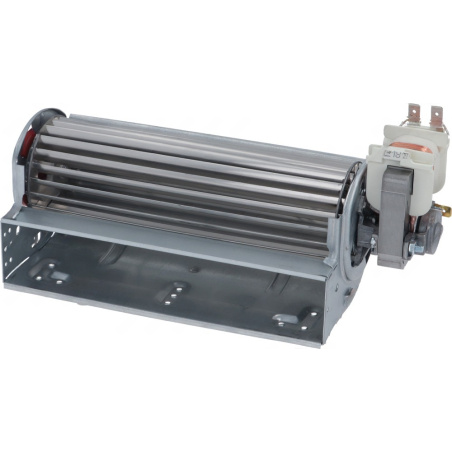 Dlouhý lopatkový válec, elektromotor a kondenzátor na kovovém rámu, tangenciální ventilátor