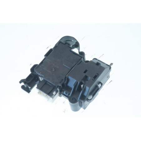 Černý plastový zámek dveří s elektrickými konektory a pohyblivým západkovým mechanismem