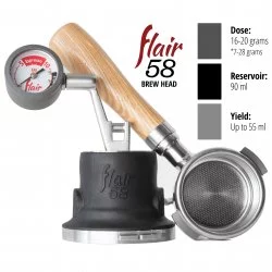 Kompaktní domácí pákový kávovar Flair 58x značky Flair Espresso, který nevyžaduje připojení k elektřině.