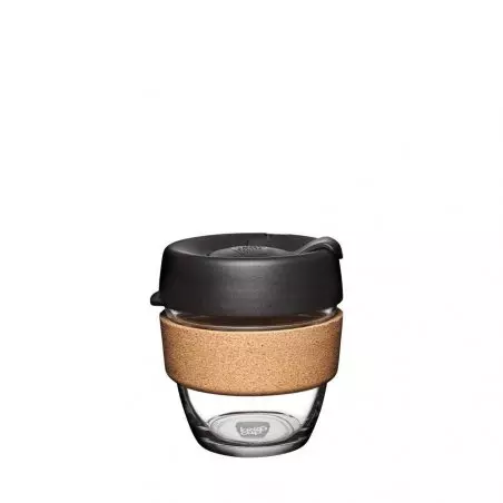 Černý cestovní hrnek KeepCup Brew Cork s objemem 227 ml, ideální na kávu.