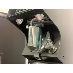 Espressový mlýnek na kávu Victoria Arduino Mythos MYG85 v černé barvě s funkcí časovače.