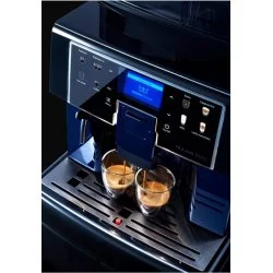 Automatický kávovar Saeco Aulika Evo Top s funkcí automatického čištění, ideální pro profesionální použití.