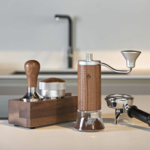 Ruční mlýnek Eureka Baby Grinder Walnut | Lázeňská káva