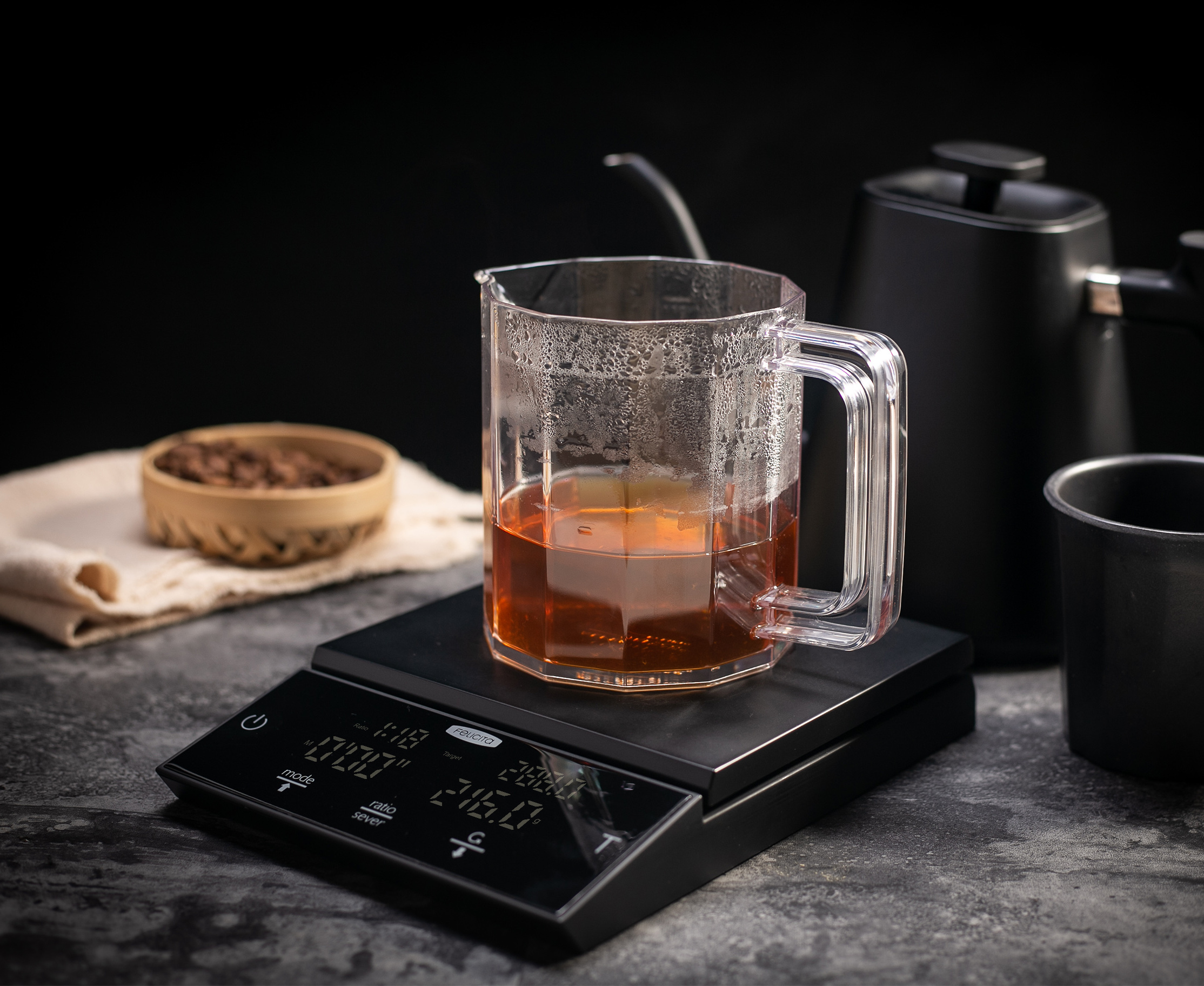 Felicita Parallel Plus digitální váha černá | Lázeňská káva