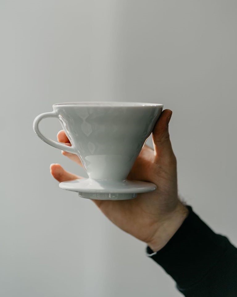 Dripper Hario V60-02 keramický | Lázeňská káva