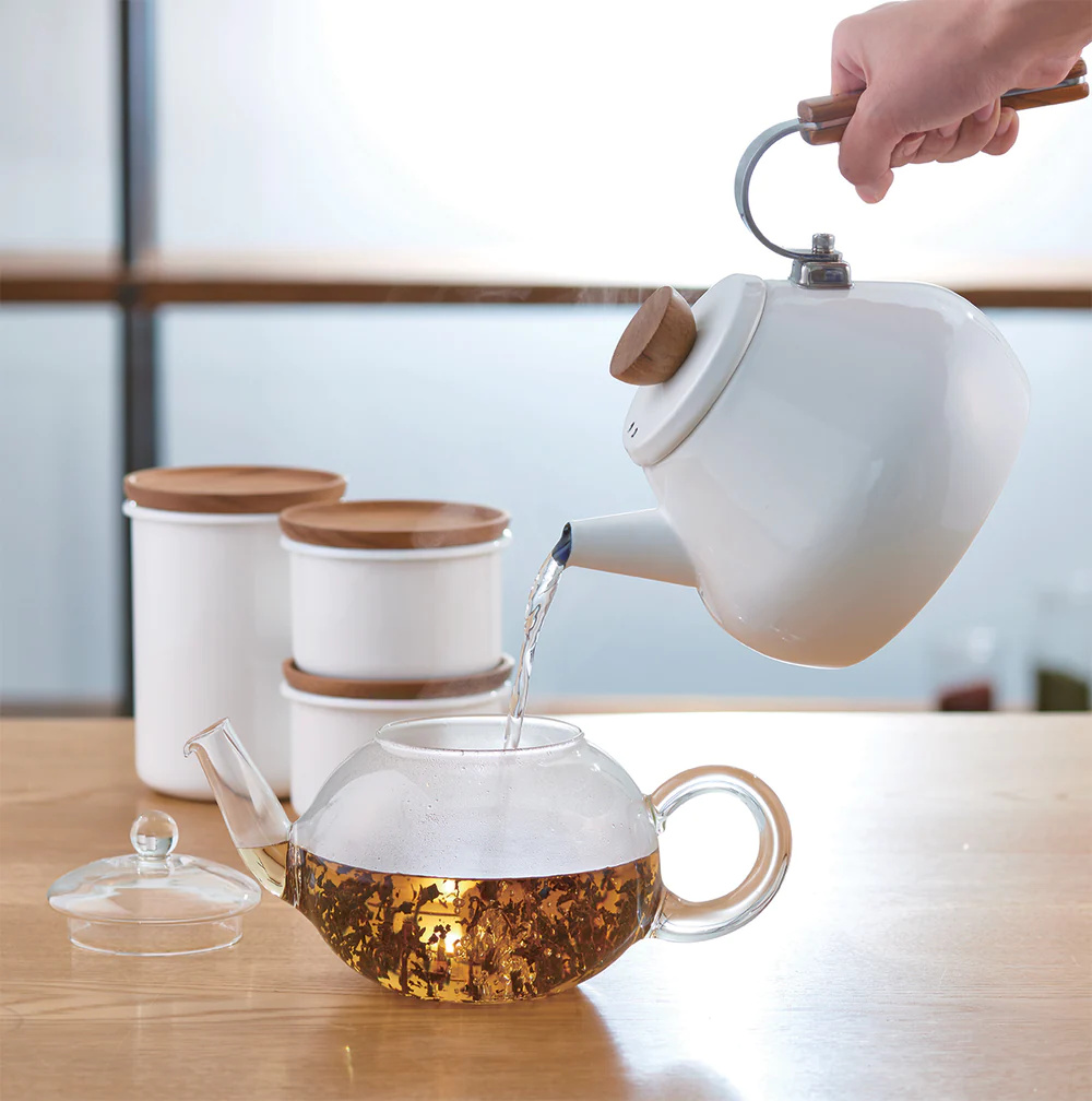 Užijte si chutnou kávu s Stagg Pour-Over Dripper XF. Tento elegantní černý dripper s jednoduchým, ale kvalitním provedením vám p