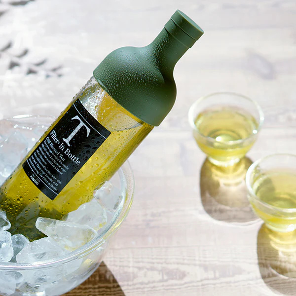 Kupte si skleněnou konvici na kávu Hario o objemu 400 ml s dřevěným detailem z olivového dřeva. Vychutnejte si svou oblíbenou ká