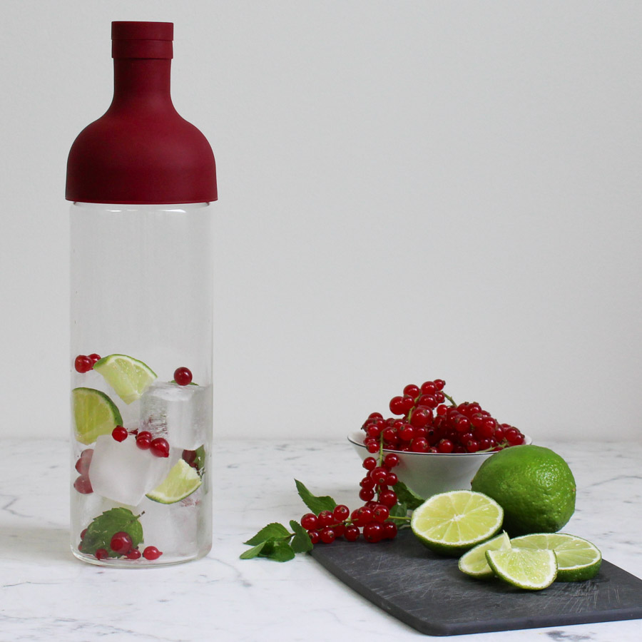 Hario Filter-In Bottle 750 ml cranberry láhev | Lázeňská káva