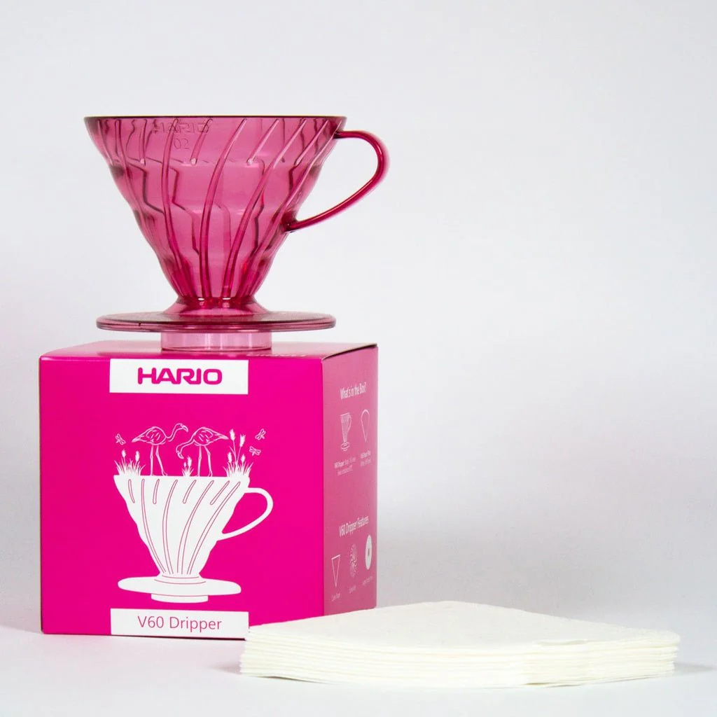 Dripper Hario V60-02 plastový průhledný růžový | Lázeňská káva
