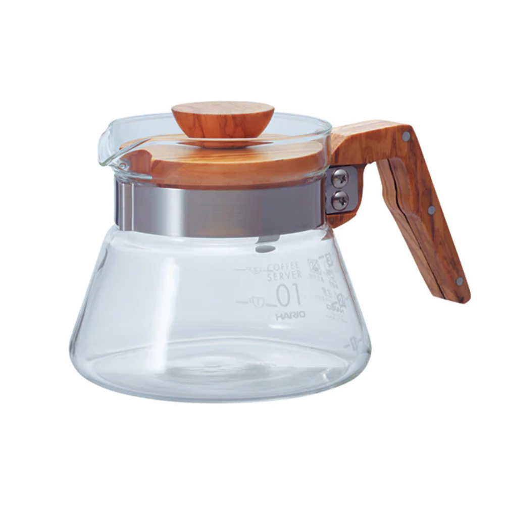 Užijte si jemný čaj připravený v konvici Hario Chacha Kyusu-Kaku o objemu 450 ml. Vychutnejte si čajovou chuť a aroma s touto ko