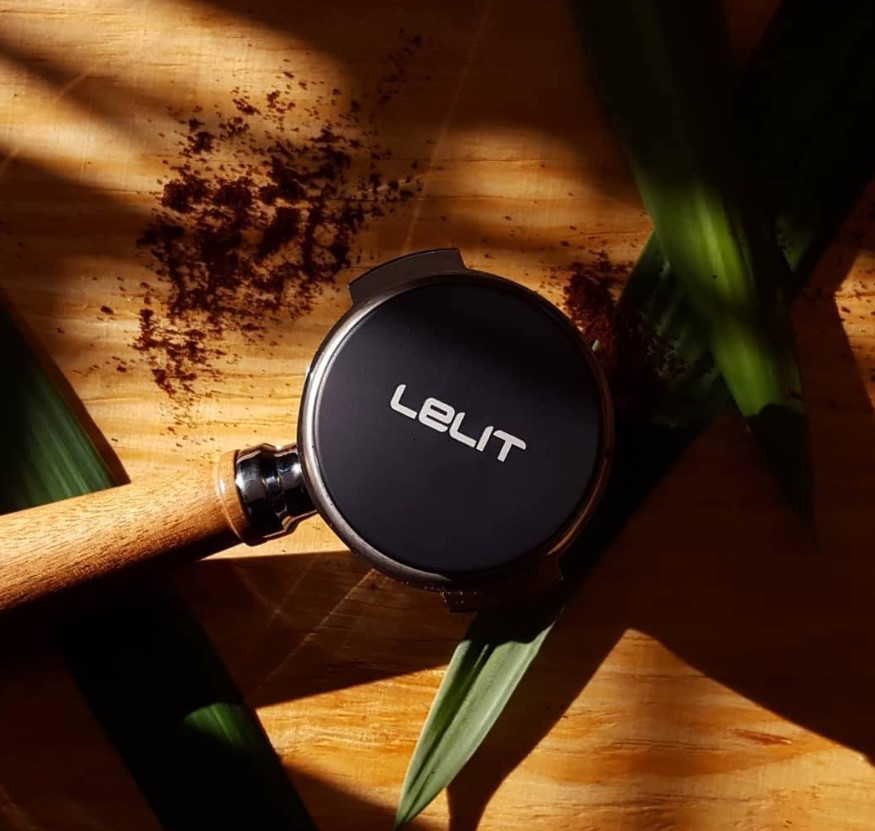 distributor kávy Lelit v portafilteru kávovaru