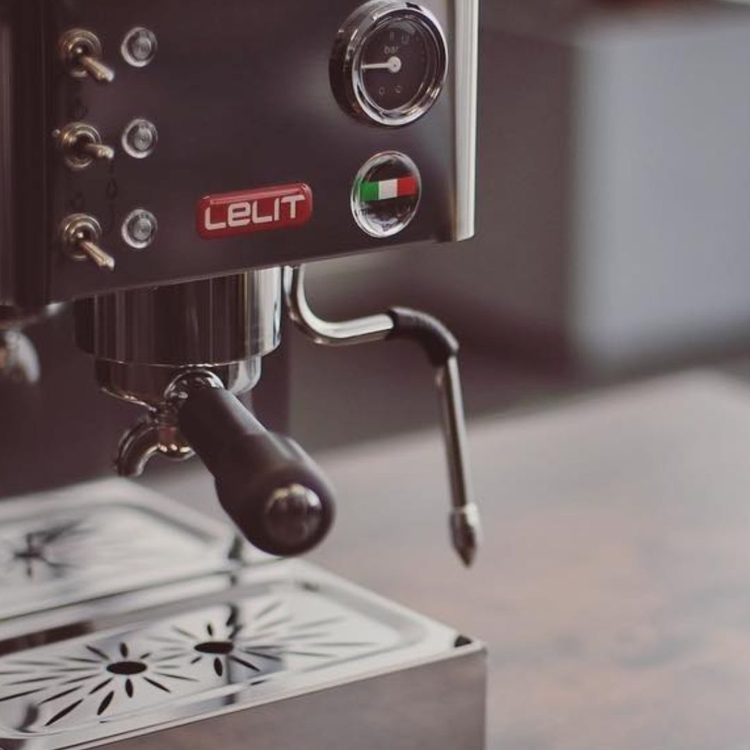 Pákový kávovar na domácí espresso Lelit Anna PL41LEM.