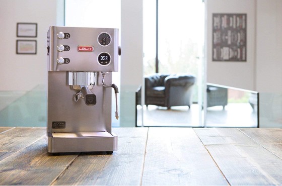 stříbrný domácí kávovar Lelit Victoria