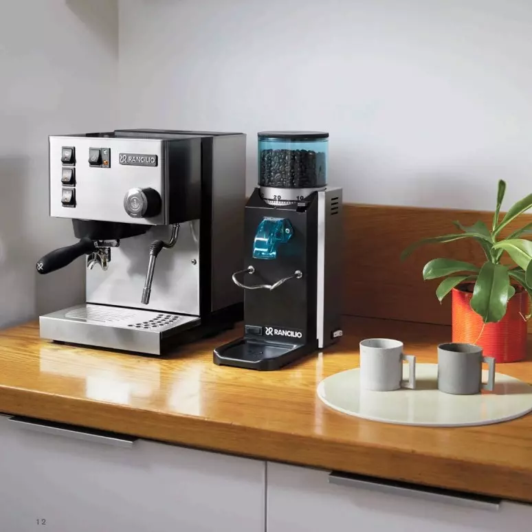 Rancilio Rocky Doserless – černý elektrický mlýnek | Lázeňská káva