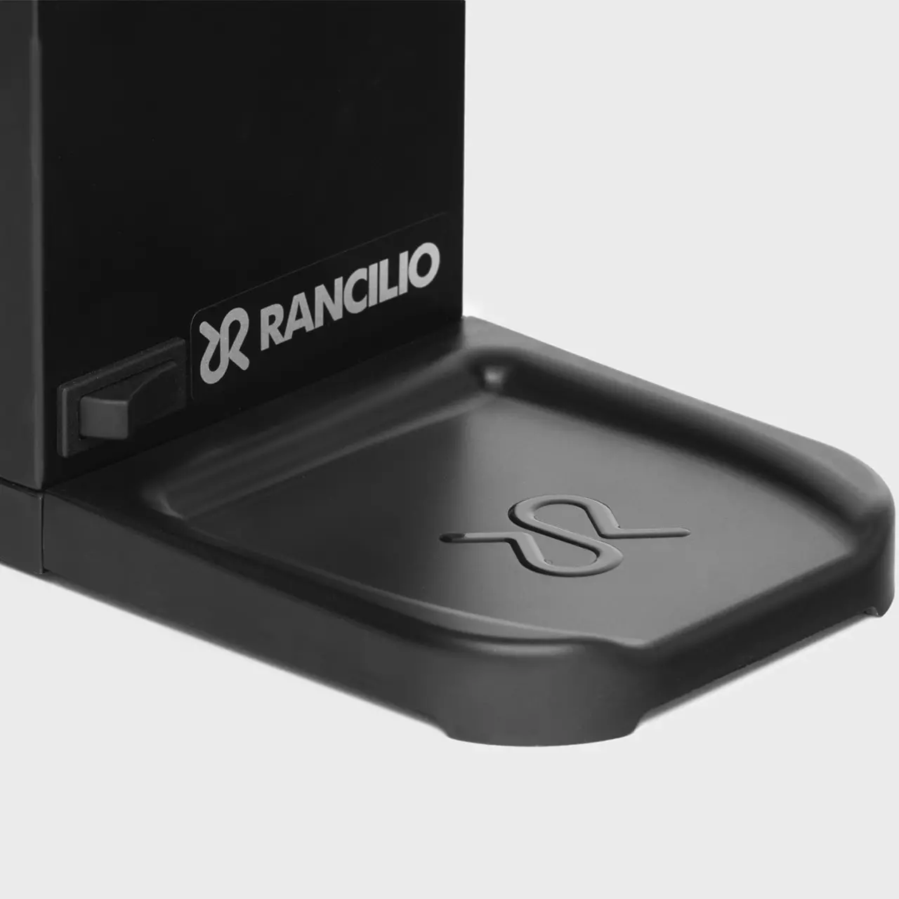 Rancilio Rocky Doserless – černý elektrický mlýnek | Lázeňská káva