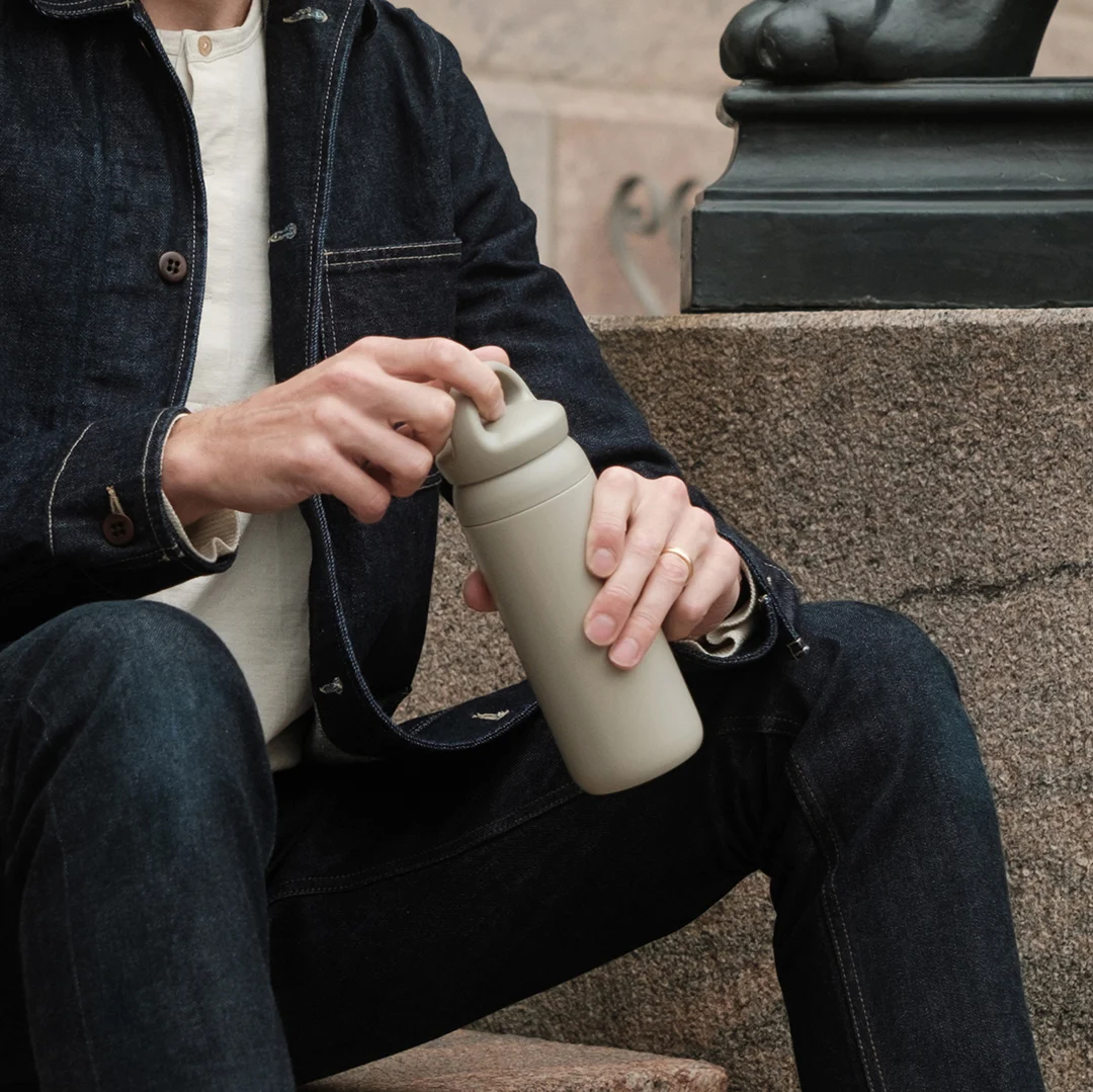 Kinto Day Off termoska béžová 500 ml | Lázeňská káva