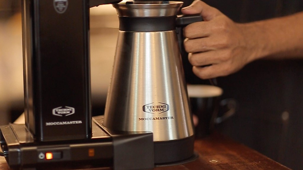 Moccamaster KBGT 741 Technivorm červený | Lázeňská káva