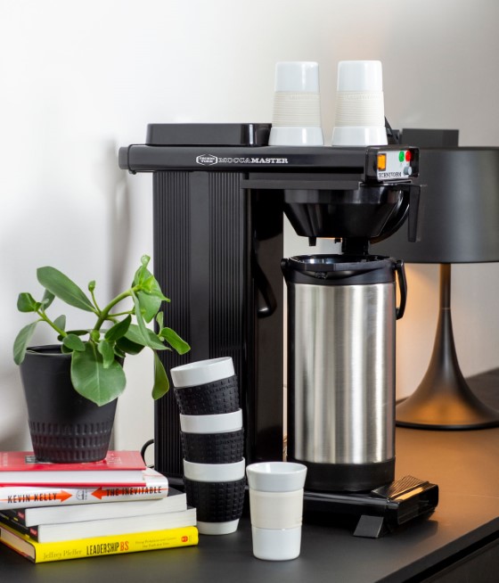 Moccamaster Thermoking 3000 Autofill přikapávač na barovém pultíku