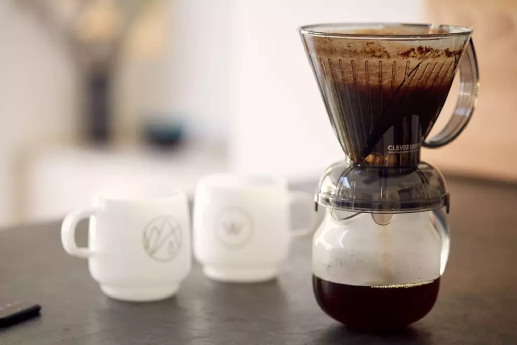 Clever Dripper velikosti L 500 ml červený | Lázeňská káva